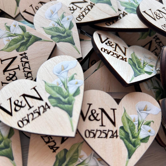 Boho wedding boutonniere, white floral bridal tags, heart shaped pins, white hearts boutonniere, wedding accessories, wooden name hearts