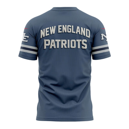Limited edition New England Patriots T-shirt 𝙍𝙞𝙫𝙖𝙡𝙧𝙞𝙚𝙨. For fans in 2026!